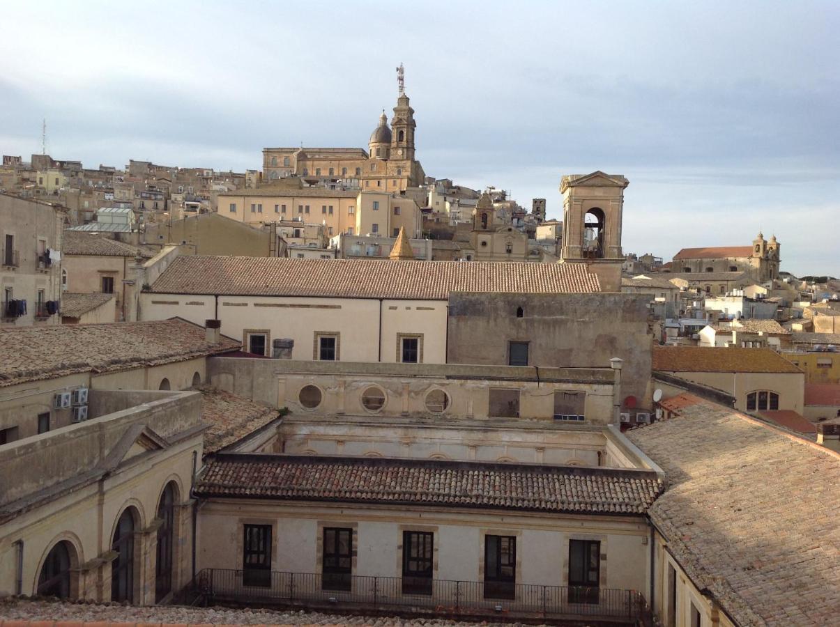 Attico Da Rosa Con Vista Spettacolare A 360 Gradi Lejlighed Caltagirone Eksteriør billede