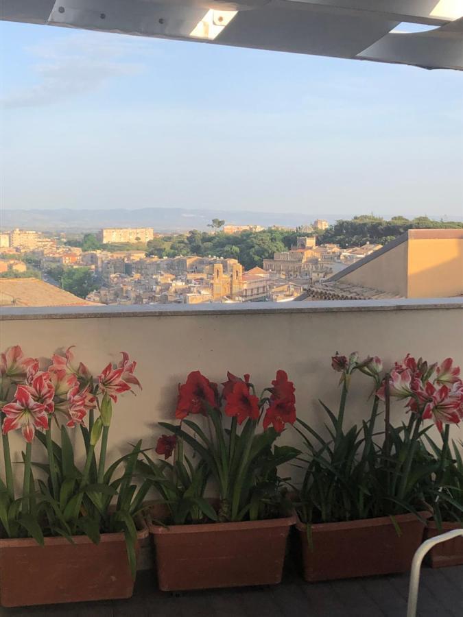 Attico Da Rosa Con Vista Spettacolare A 360 Gradi Lejlighed Caltagirone Eksteriør billede